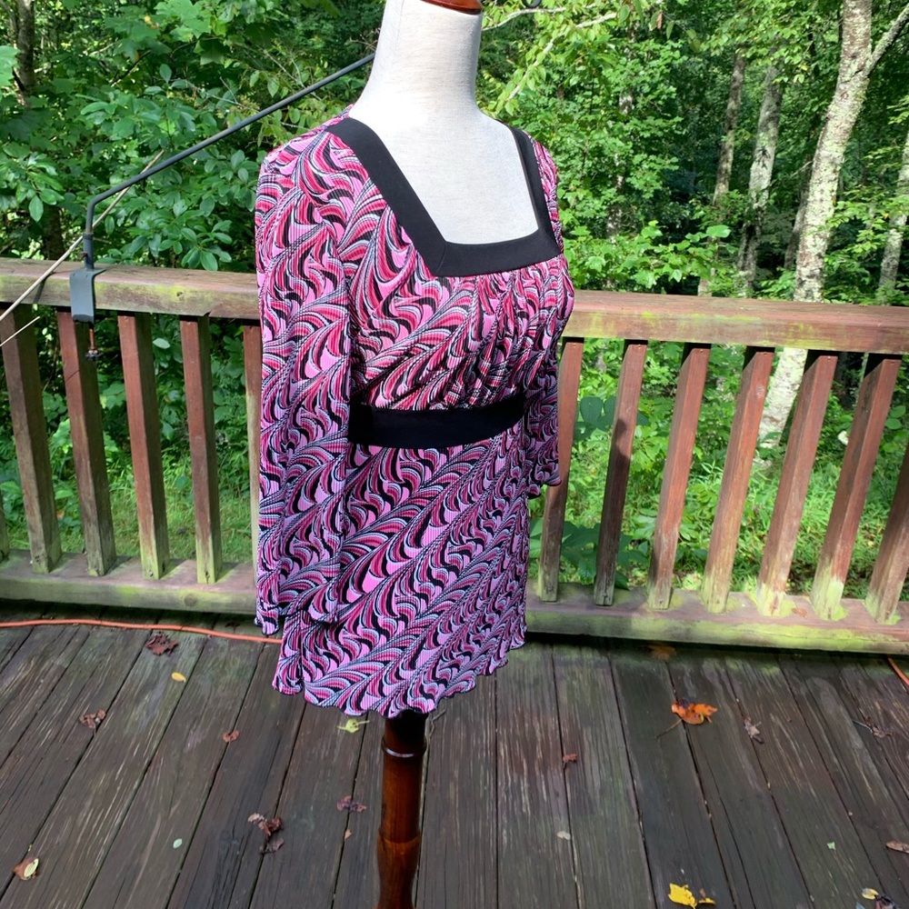 Pink and black pattern blouse - Picture 2 of 3